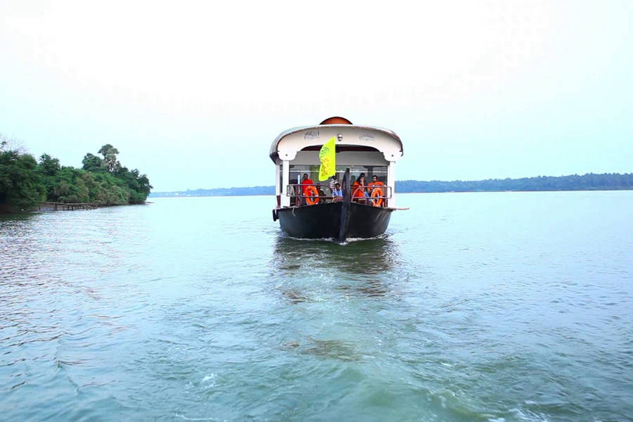 Dindi House Boat
